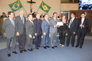 Fiec recebe homenagem na AL