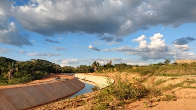 Obras do lote três do Cinturão das Águas em maio deste ano: Estado segue à espera de repasse federal