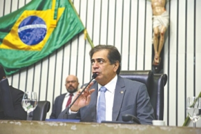 Zezinho Albuquerque, presidente da Assembleia Legislativa, quer levar parlamentares cearenses ao Ministério da Justiça