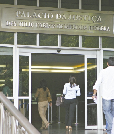 Advogados acreditam que a alteração dos valores acaba por afastar a população de recorrer ao Poder Judiciário 