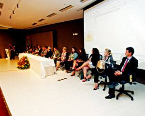 Autoridades dos governos federal, estadual e municipal participaram de reunião para avaliar o Programa &quot;Crack, é Possível Vencer&quot; 