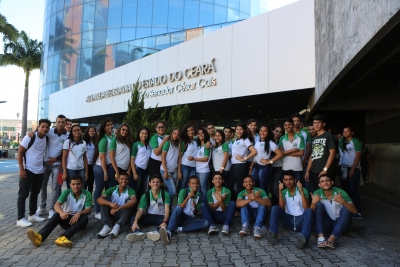 Alunos da Escola Jociê Caminha, do Bom Jardim, visitam a AL