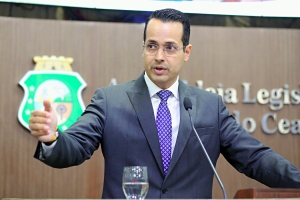 Deputado Vitor Valim