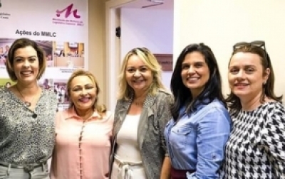 Natália Herculano, Meire Costa Lima e integrantes do MMLC