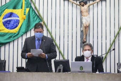 Leitura do expediente da sessão plenária desta quarta-feira, realizada pelo sistema híbrido