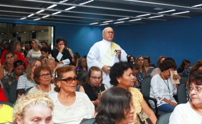 Missa de ação de graças em celebração do Dia das Mães