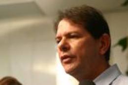 Cid Gomes licencia-se do Governo do Estado