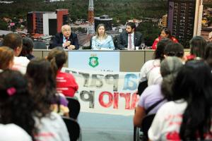 Comissão de Educação recebe professores da rede pública municipal de Canindé