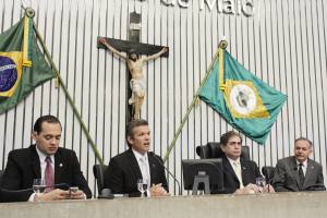 Deputados elogiam o secretário da Copa