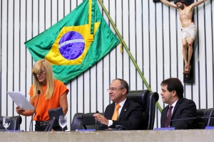 Leitura do expediente na sessão plenária desta quarta-feira