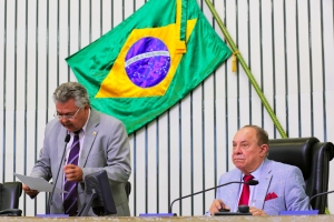 Leitura do expediente na abertura da sessão plenária desta quarta-feira