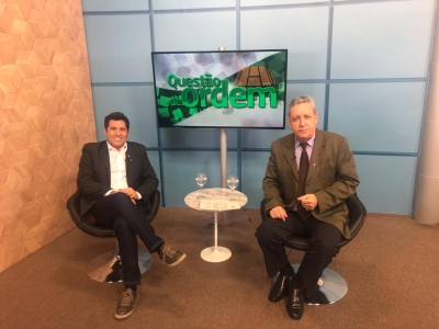 Secretário Francisco de Assis Diniz é o entrevistado do Questão de Ordem