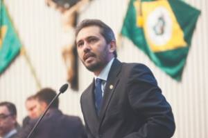 Elmano Freitas avaliou que o reajuste não é coerente com o atual momento econômico do País