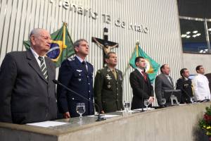 Sessão solene em homenagem ao Dia do Exército Brasileiro