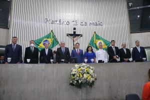 Presidente da Fiec é agraciado com Medalha de Mérito Parlamentar na Alece