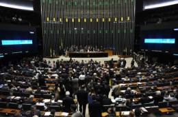 Plenário e galerias da Casa firam lotados durante discussão 