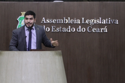 André Fernandes critica pronunciamentos da base aliada