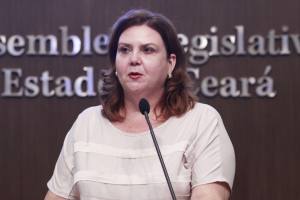 Dep. Fernanda Pessoa (PR)