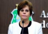 Deputada Patrícia Aguiar defende projeto de enfrentamento ao suicídio