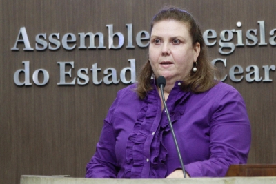 Dep. Fernanda Pessoa (PR)