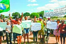 Cerca de cem pessoas reivindicaram ampliação nos valores propostos pela Infraero para pagamentos de indenizações