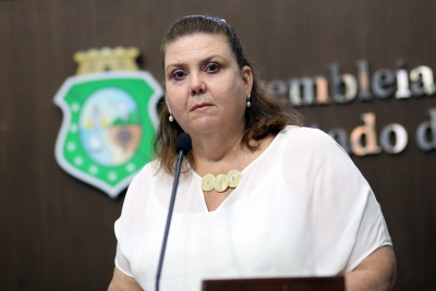 Dep. Fernanda Pessoa (PR)