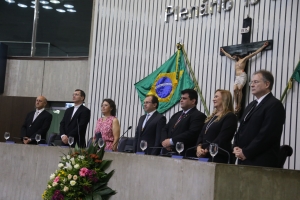 Sessão solene foi realizada no Plenário 13 de Maio