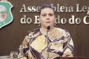 Dep. Fernanda Pessoa (PR)