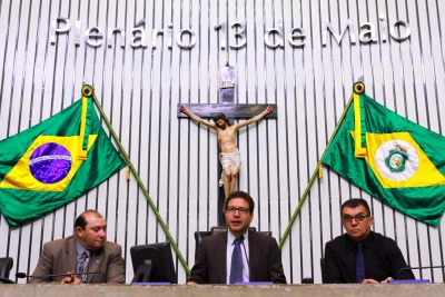 Leitura do expediente na abertura da sessão plenária desta sexta-feira 