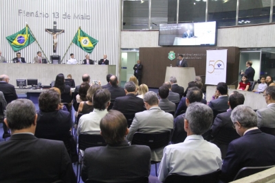 Receita Federal do Brasil recebe homenagem em sessão solene na AL