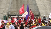 Manifestantes entraram em confronto com a polícia