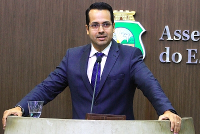 Deputado Vitor Valim