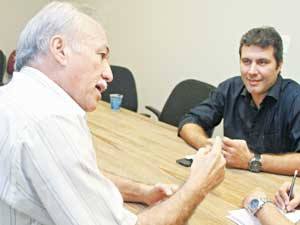 Vereador Casimiro Neto e suplente de deputado estadual Stanley Leão, na redação do Diário do Nordeste ontem à noite