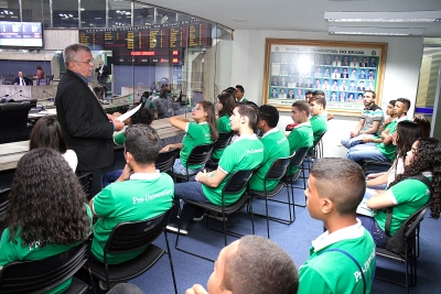 Deputado Delegado Cavalcante  recebe os alunos do Centro de Atenção Integral à Criança e ao Adolescente Raimundo Gomes de Carvalho