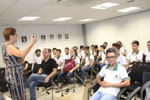 Escola Monsenhor Dourado visita Assembleia Legislativa