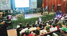 O secretário de Desenvolvimento Agrário, Antônio Amorim, e os deputados estadual e federal, Roberto Claudio e Raimundo Gomes de Matos, estavam entre os presentes na primeira noite do evento