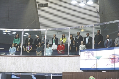 Defensores voltaram a pressionar os deputados nas galerias do plenário, mas o projeto da Defensoria Pública não entrou na pauta de votação