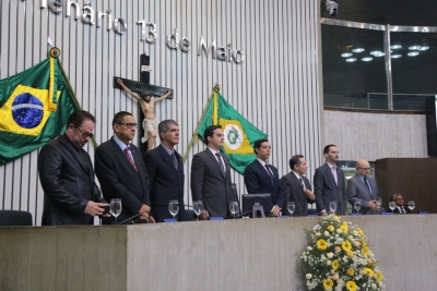 Sessão solene foi realizada no Plenário 13 de Maio