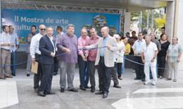 Diretor geral, Emerson Fernandes, e autoridades, na abertura da programação ontem