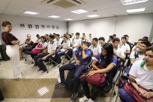 Parlamento e sua História recebe os alunos da EEEP Jaime Alencar de Oliveira