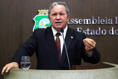 Deputado Roberto Mesquita