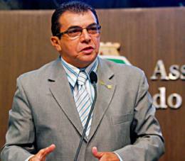 O deputado Ely Aguiar (PSDC) volta da licença depois do recesso parlamentar. Em seu lugar, assumia temporariamente Florentino Ribeiro. 