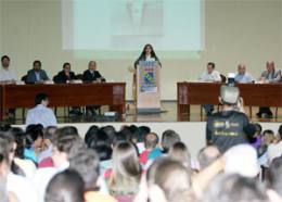 Sete candidatos a prefeito da Capital debateram muitos temas, ontem. Filmagens não foram permitidas durante o evento