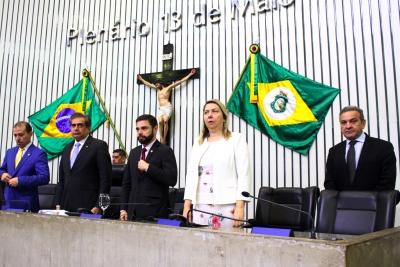 Minuto de silêncio em homenagem póstuma pelo falecimento do padre Luiz Abner Cavalcante de Almeida