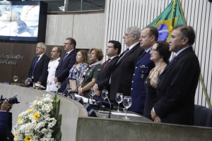 Sessão solene foi realizada no Plenário 13 de Maio