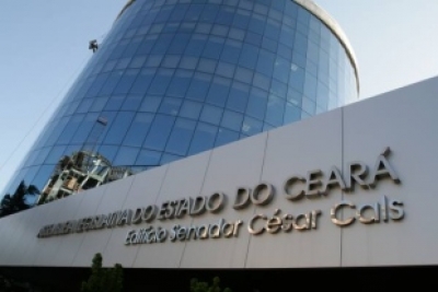 Assembleia Legislativa do Estado declarou luto oficial de três dias em homenagem póstuma ao empresário e chanceler Airton Queiroz 