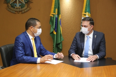 Presidente da AL discute piso salarial da advocacia com conselheiro federal da OAB