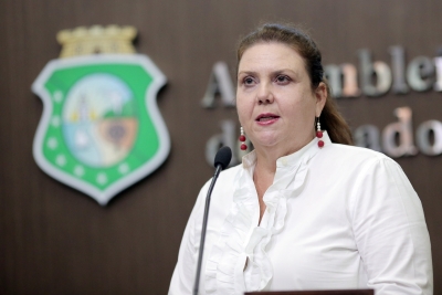 Dep. Fernanda Pessoa (PR)