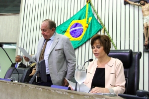 Abertura dos trabalhos da sessão plenária desta quinta-feira