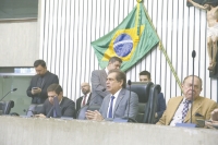 Para o presidente da Assembleia, Zezinho Albuquerque, os bancos têm recursos capazes de garantir os procedimentos incluídos no projeto de lei ( Foto: José Leomar )